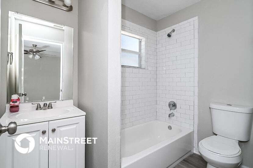 Building Photo - 734 Fox Lake Dr