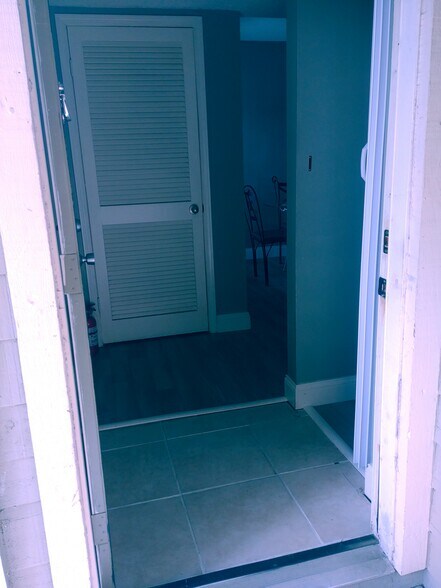 Building Photo - 10200 Belle Rive Blvd