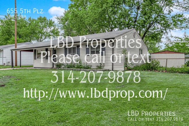 Building Photo - 655 5th Plaza