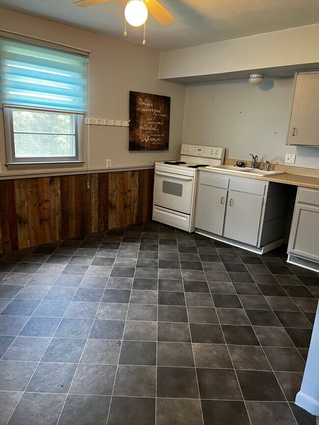 Building Photo - South Brown Building