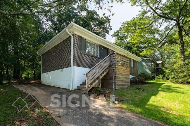 Building Photo - 320 Argonne Dr NE