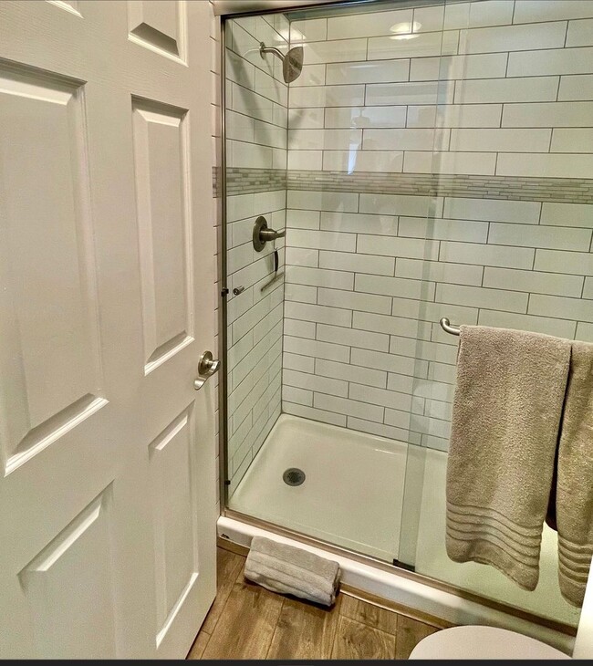 Building Photo - Furnished Modern Living at The Greens