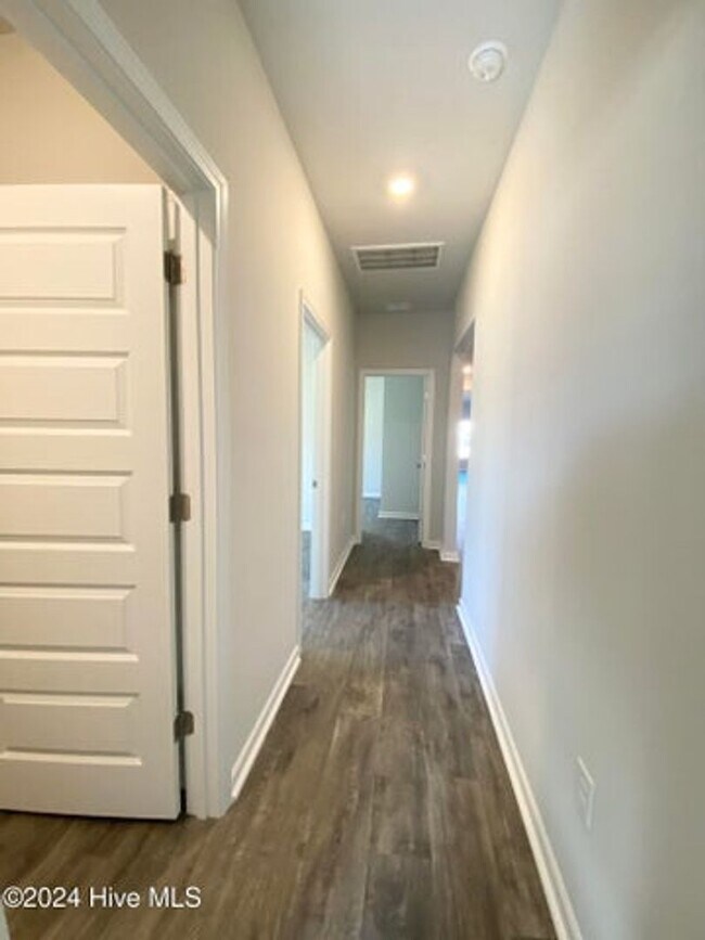 Building Photo - 4 Bedroom, 2 Bathroom Brand Almost  New Build in Sunfish Cove