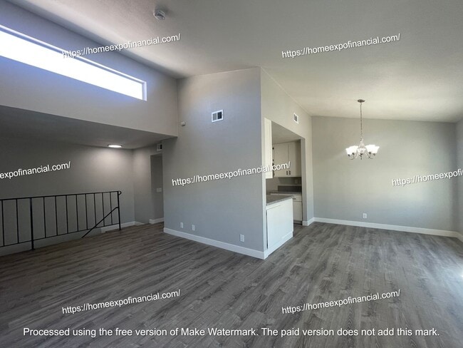 Building Photo - 1220 S Cypress Ave