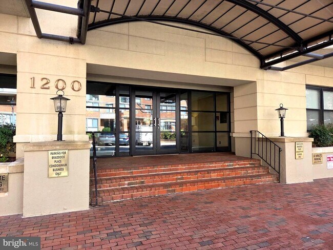 Building Photo - 1200 Braddock Pl