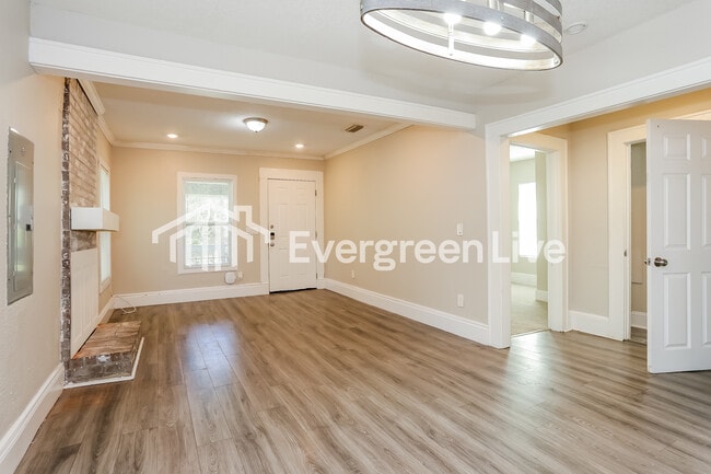 Building Photo - 808 Westbrook Rd