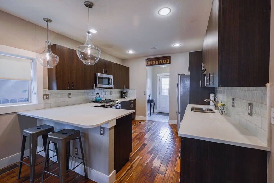 Building Photo - 821 Inca St