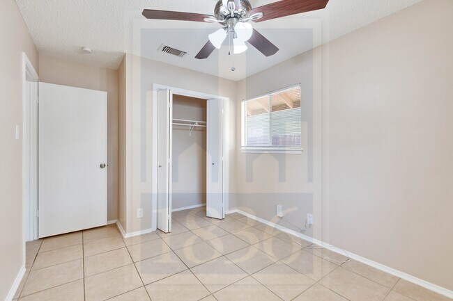Building Photo - 8701 Clarewood Dr