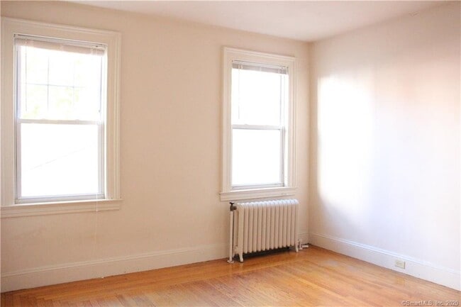 Building Photo - 433 Whitney Ave