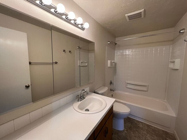 Building Photo - Beautifully Landscaped Two Bedroom