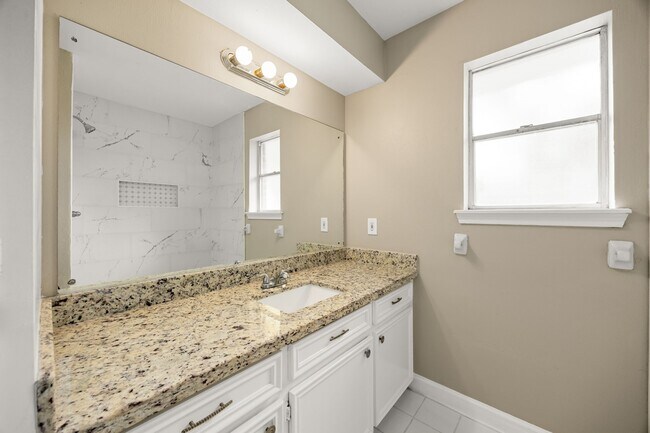 Building Photo - 5923 Pebble Springs Dr