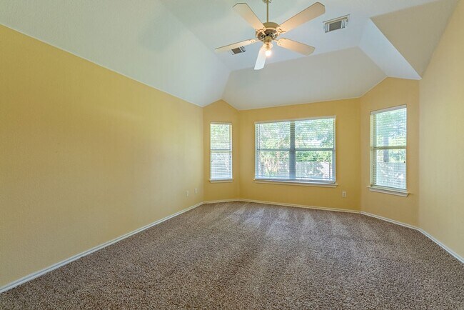 Building Photo - Beautiful 4 bedroom, 2 bathroom home in Round Rock!