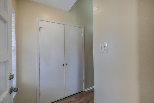 Building Photo - 3738 Quiet Pl Dr