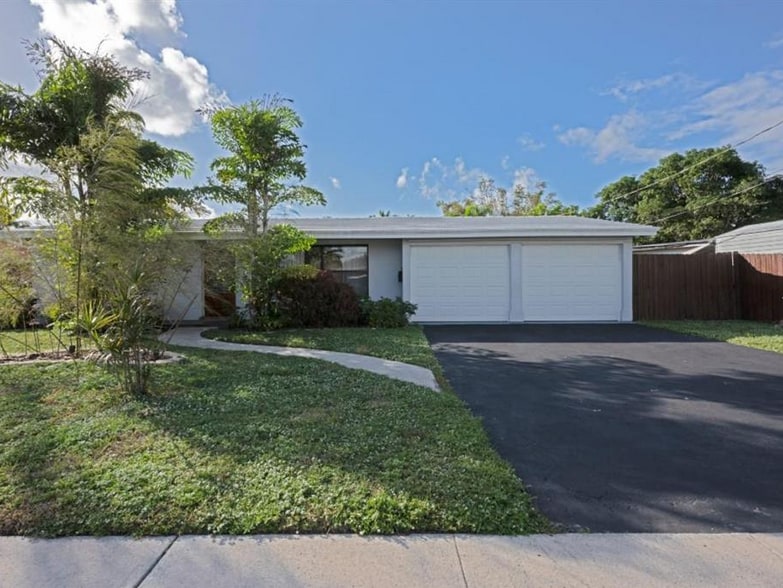 Building Photo - 1311 SW 56th Ave