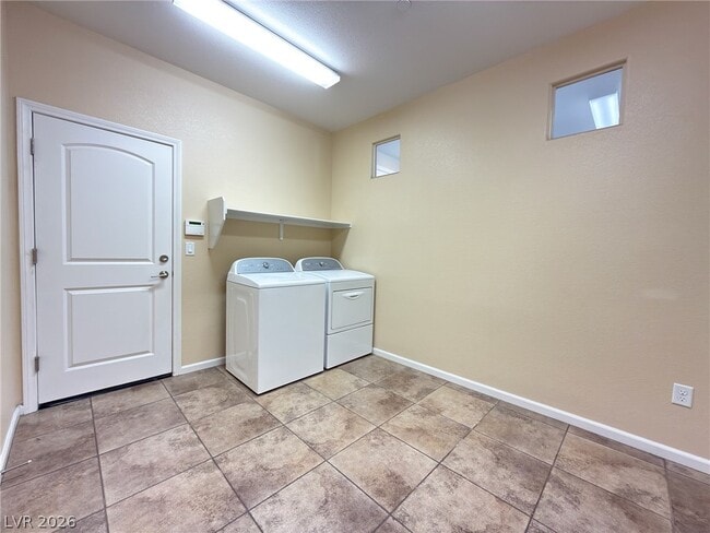 Building Photo - 208 Rocky Basin St