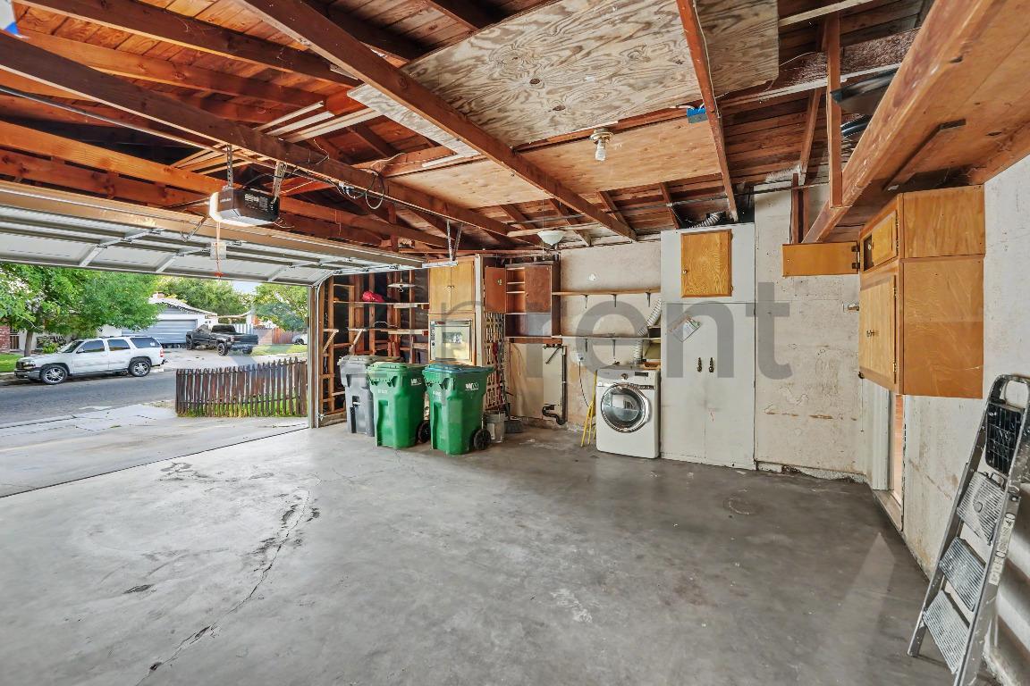 Building Photo - Unit