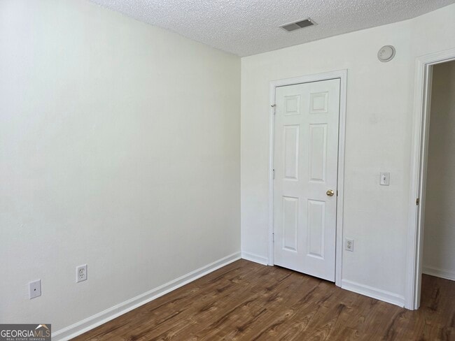 Building Photo - 4009 Winfield Dr