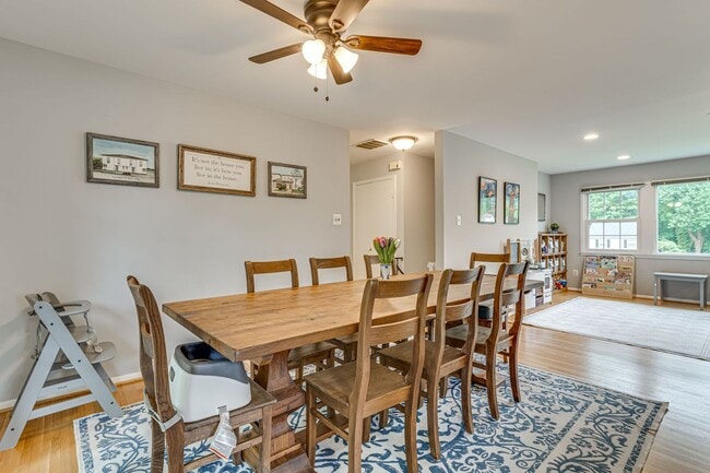 Building Photo - Spacious 4-bedroom home in West Springfield!