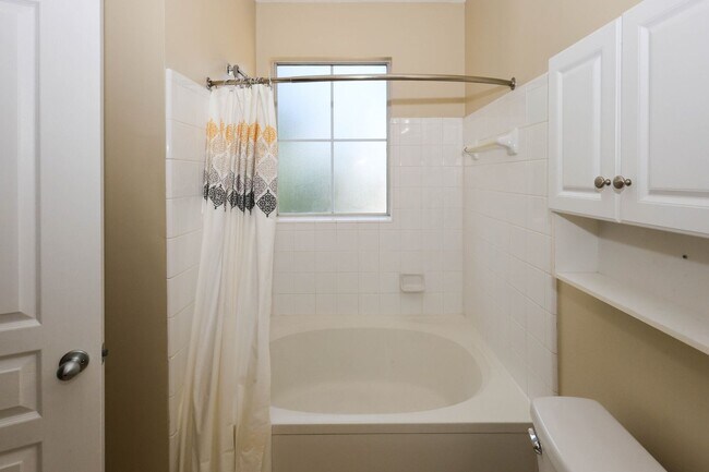 Building Photo - Villa Sonoma Brookhaven