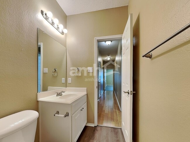 Building Photo - 2821 Bentridge Dr