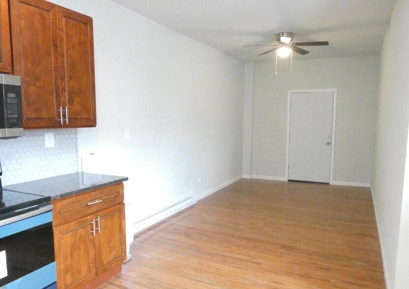 Living Room - 3400 Emerald St