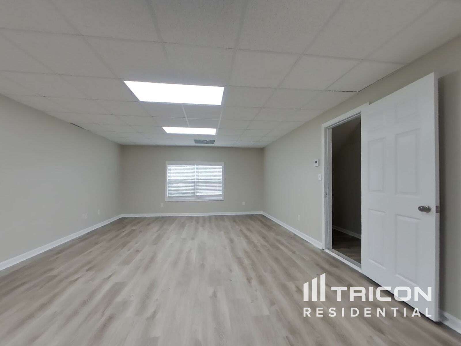 Building Photo - 111 Rockefeller Ln