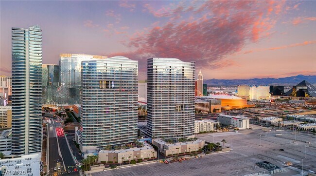 Building Photo - 4575 Dean Martin Dr