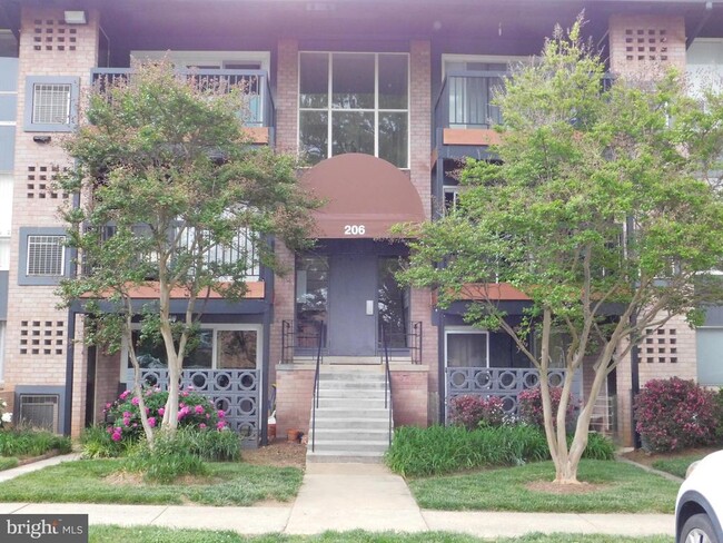 Primary Photo - 206 Park Terrace Ct SE