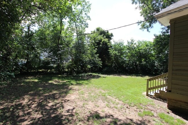 Building Photo - 9 W Roy St