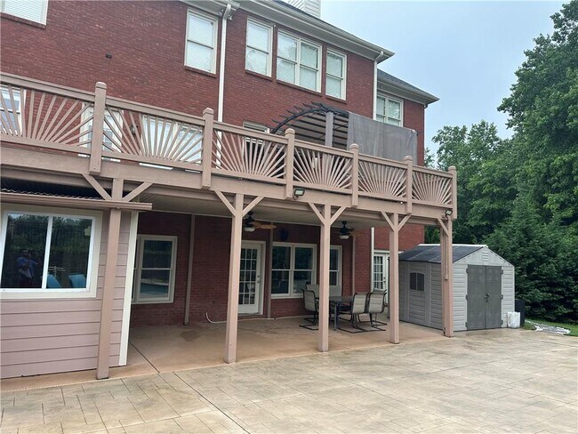 Building Photo - 2852 Summer Branch Ln