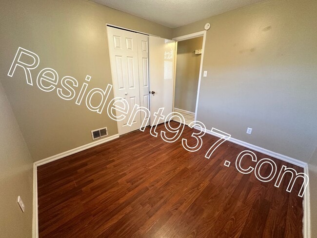Building Photo - 3 Bed 1 bath home on dead end street