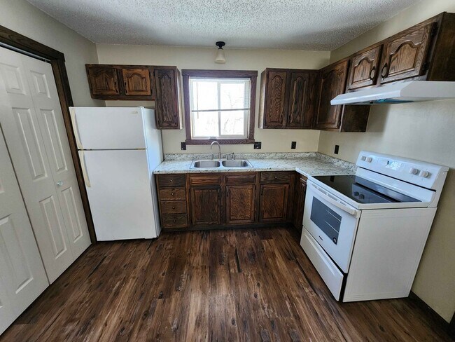 Building Photo - 1054/1056 Zephyr