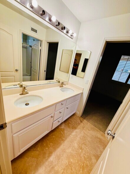 Building Photo - 3116 Promenade