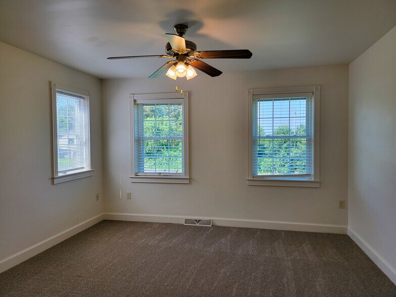 Building Photo - 108 N Churchtown Rd