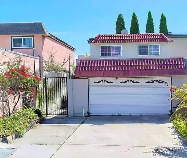 Building Photo - 2304 E 14th St