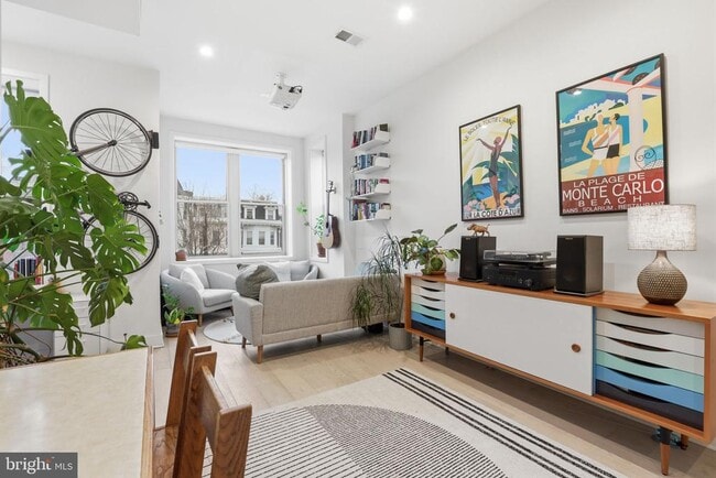 Building Photo - 2812 13th St NW