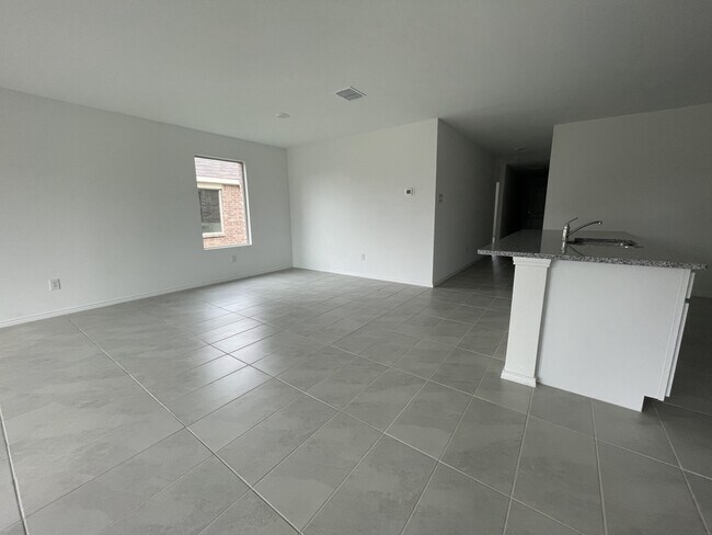 Building Photo - 1524 Vattier