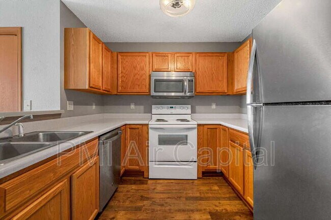 Building Photo - 333 S Tyler Rd