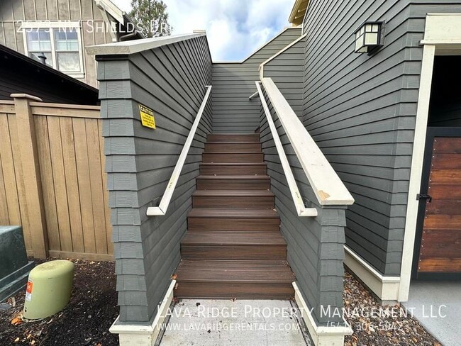 Building Photo - 2573 NW Shields Dr