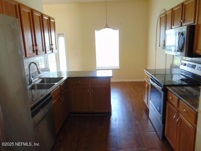 Building Photo - 12162 Millford Ln N