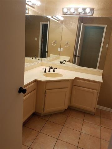 Building Photo - 1702 Acorn Dr