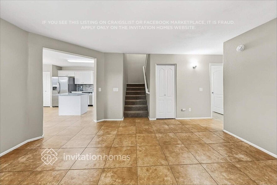 Building Photo - 447 W Corriente Ct