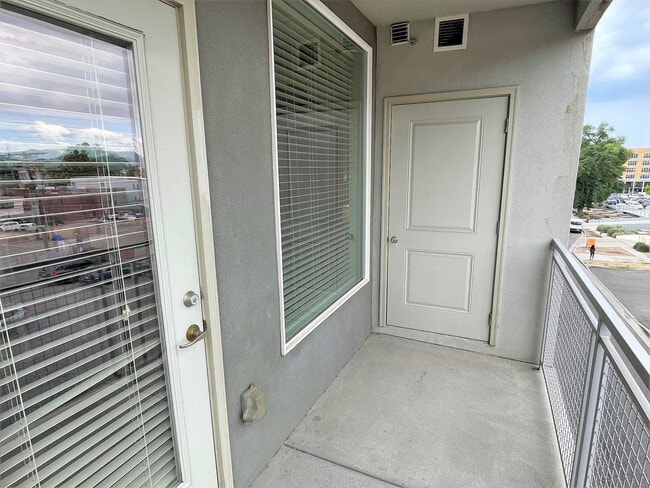 Building Photo - 460 E 400 S