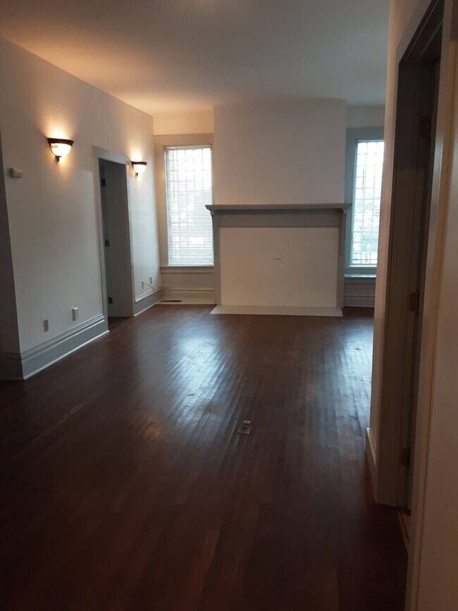 Building Photo - 511 E Chestnut St