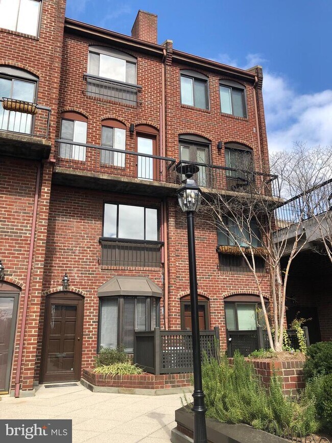 Building Photo - 1042 Paper Mill Ct