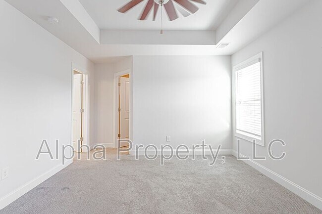 Building Photo - 502 Milbury Way