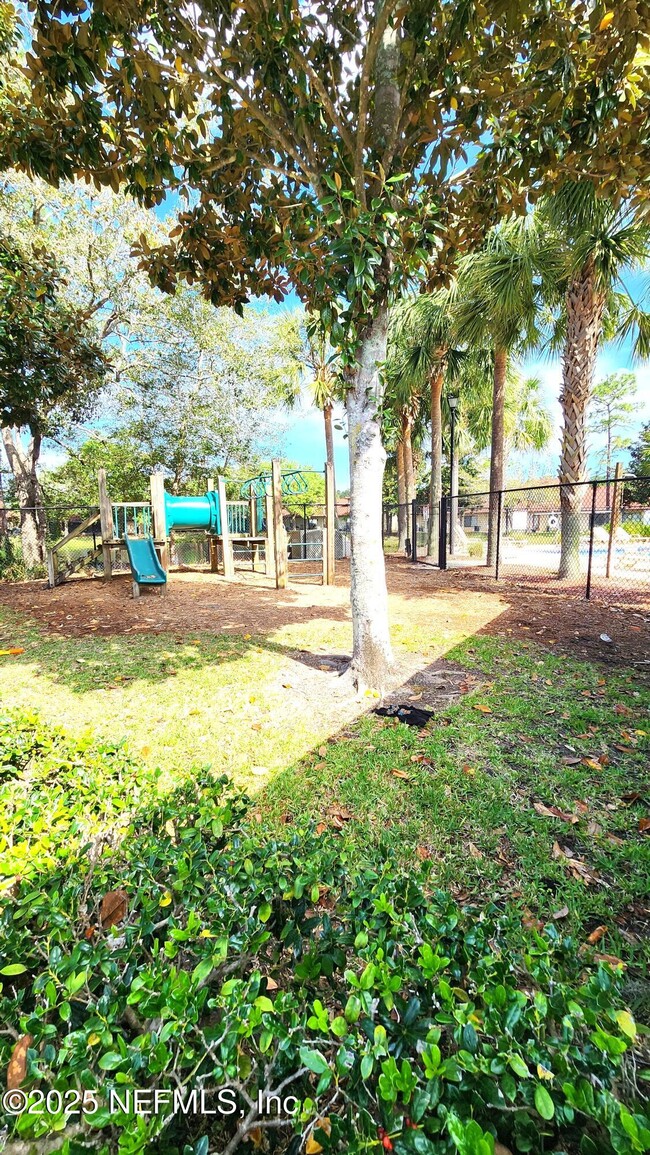 Building Photo - 426 Honeycomb Way