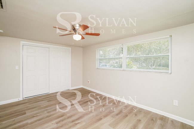 Building Photo - Lease today! No extra charge for contentment and relaxation!