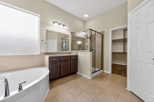 Building Photo - 613 West Fork