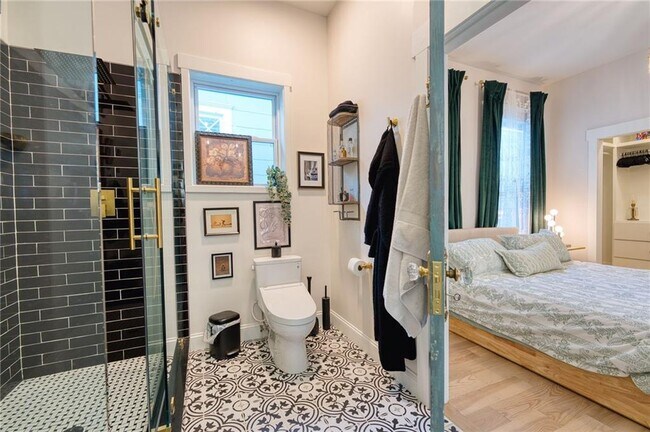 Building Photo - 85 Waddell St NE